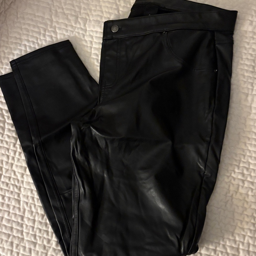 HUE Black Faux Leather Leggings